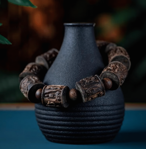 Qinna Chenxiang Six-Character Mantra Bracelet