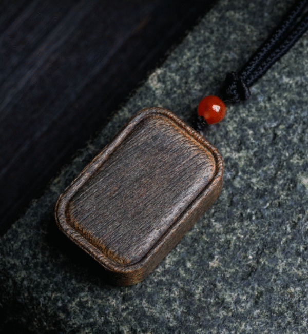 Qinan agarwood pendant, sinking water grade old material, peace and safety plaque necklace for both men and women