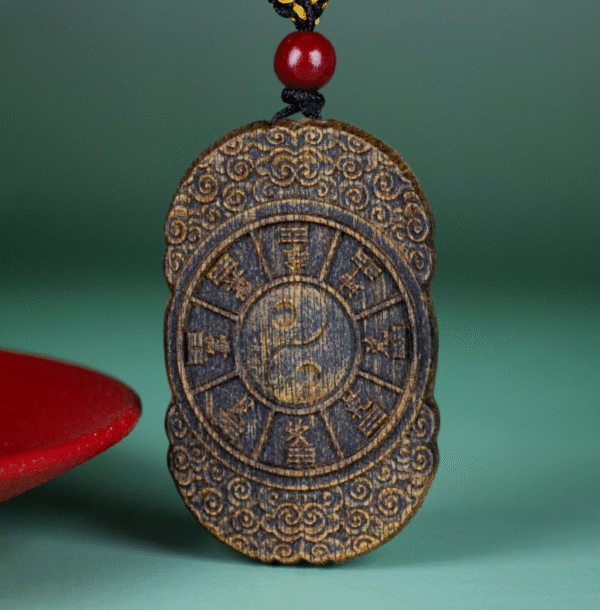 Green Kynam Agarwood Peace Amulet