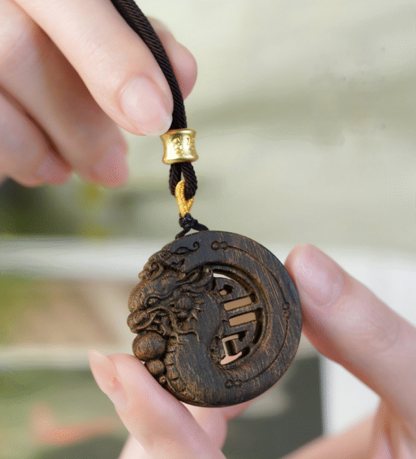 Qinan Agarwood Auspicious Dragon Pendant