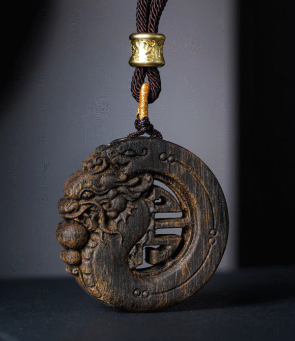 Qinan Agarwood Auspicious Dragon Pendant