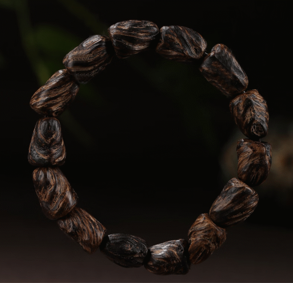 Insect-hole Agarwood Bracelet