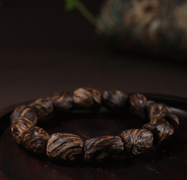 Insect-hole Agarwood Bracelet