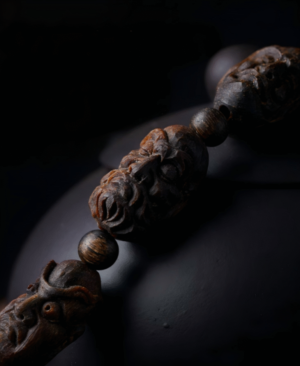 Sandalwood bracelet for men, sinking-grade antique beads, eighteen Luohan handheld Buddha bead bracelet.