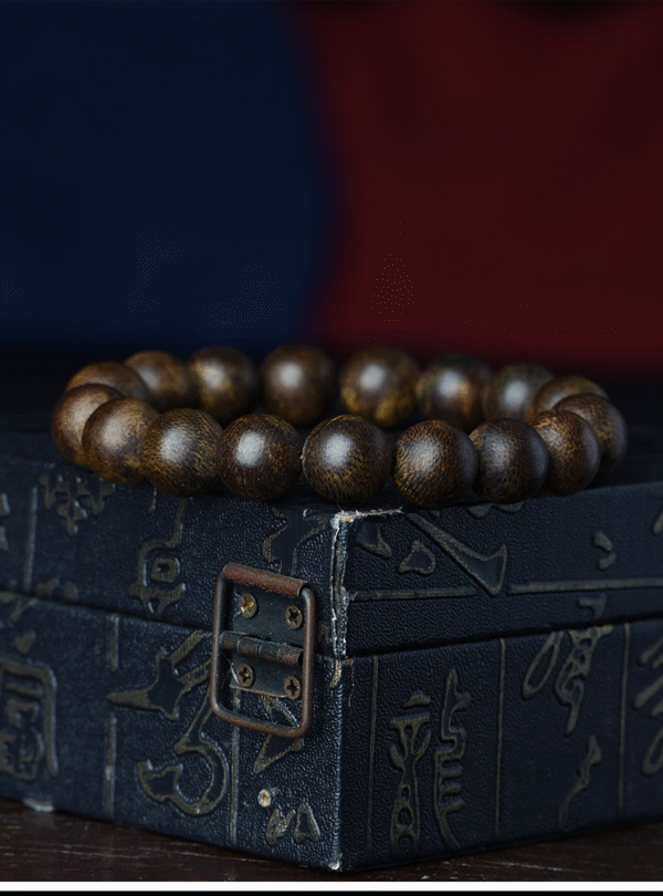 Agarwood bracelet