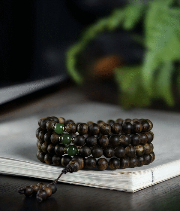 Agarwood bracelet with 108 Buddha beads rosary bracelet.