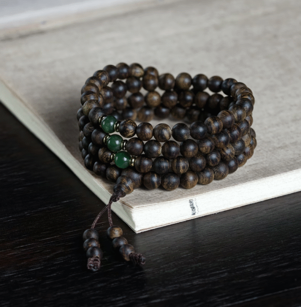 Agarwood bracelet with 108 Buddha beads rosary bracelet.