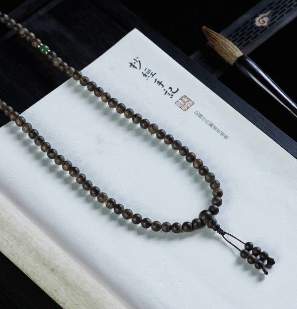 Agarwood bracelet with 108 Buddha beads rosary bracelet.
