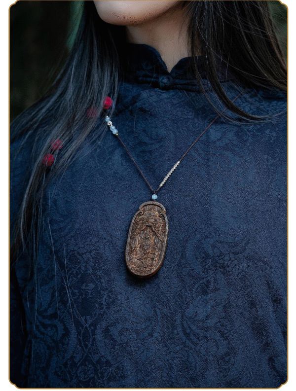 Agarwood carving pendant