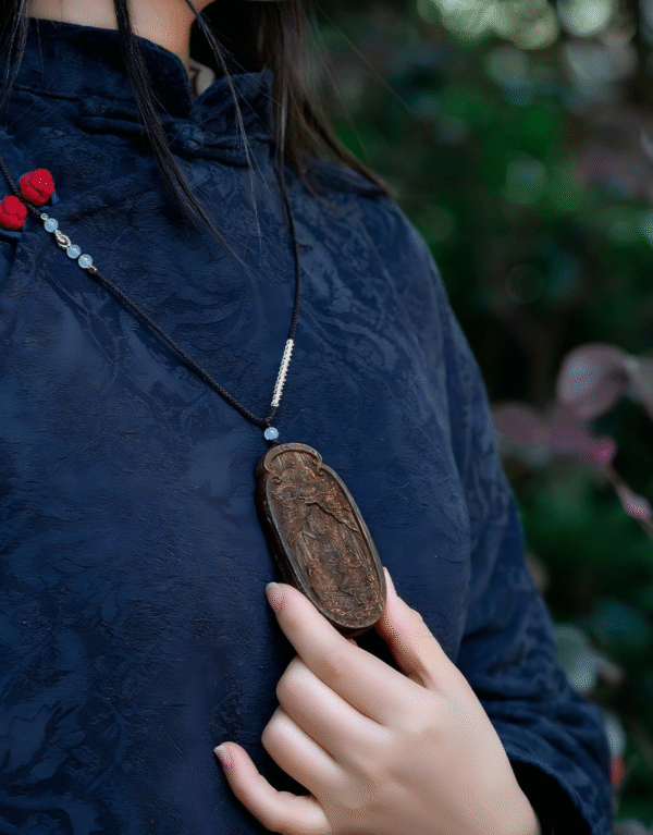 Agarwood carving pendant