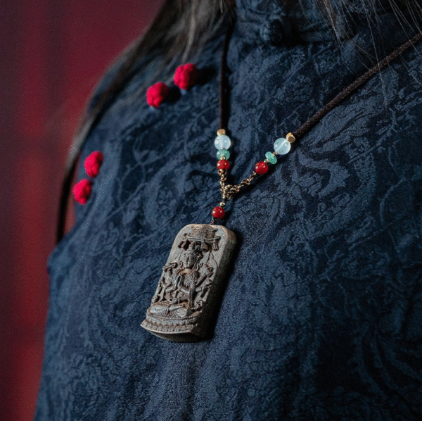 Agarwood carved amulet