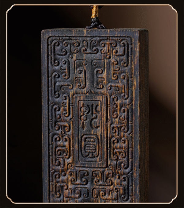 Qinan agarwood Jingzhiji round pendant amulet necklace