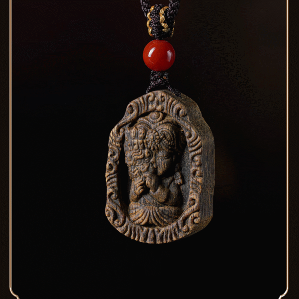 Carving high-end agarwood pendant Buddhist amulet necklace pendant